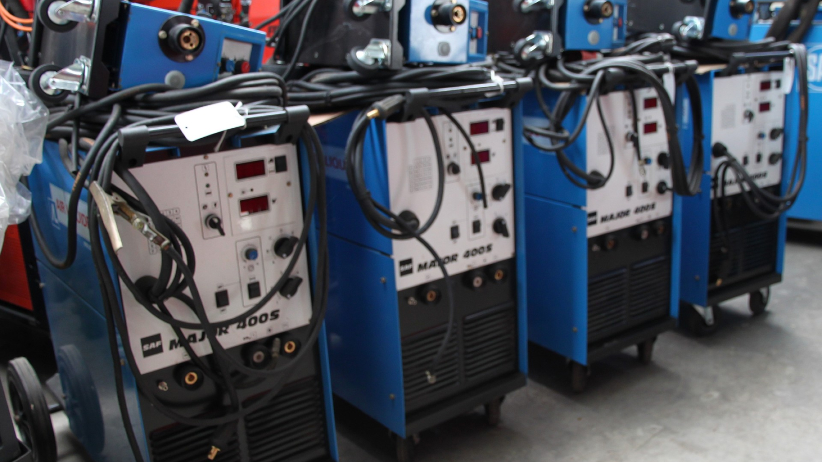 6 stations de soudage