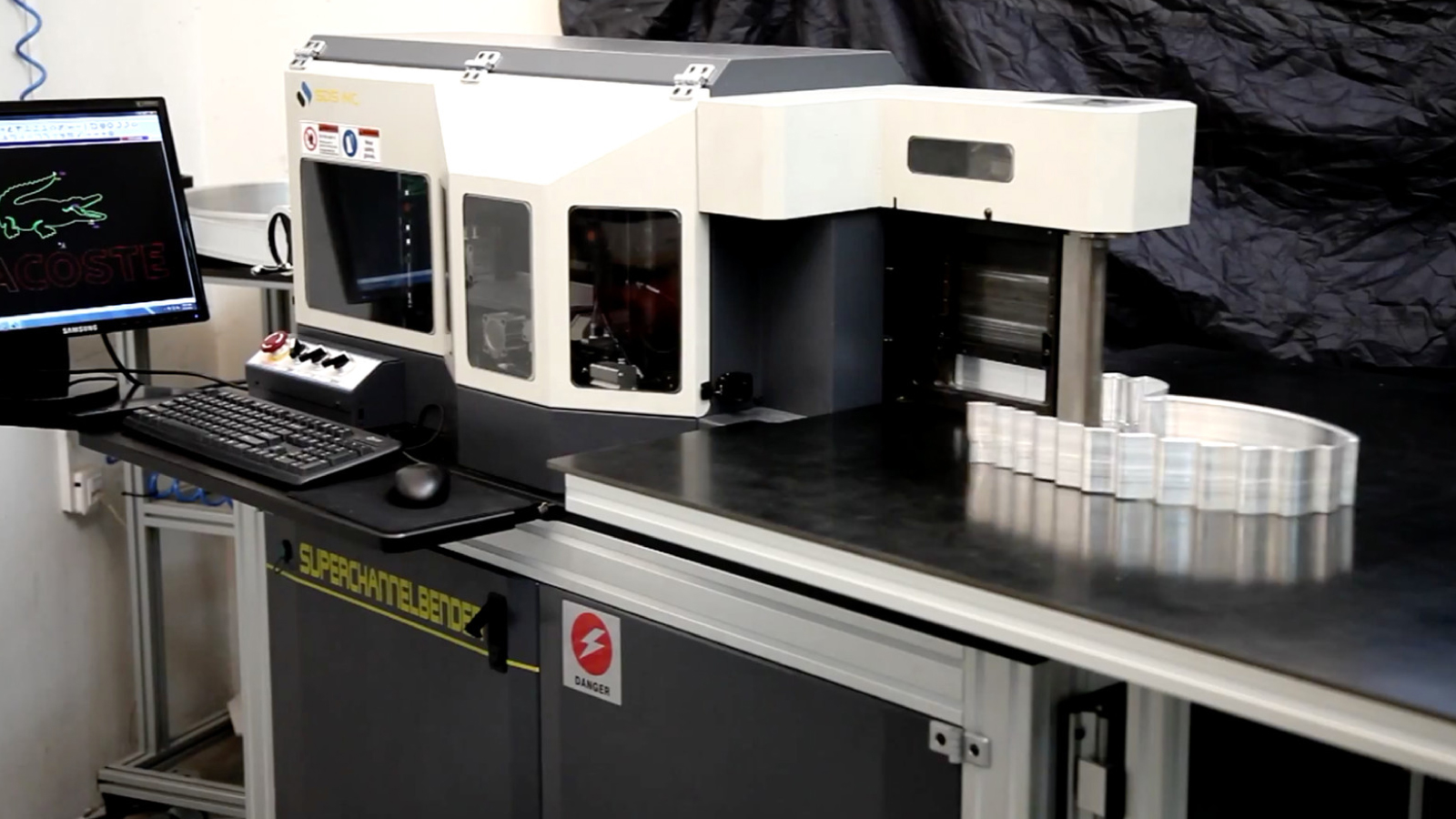 Fabrication de lettres boitier